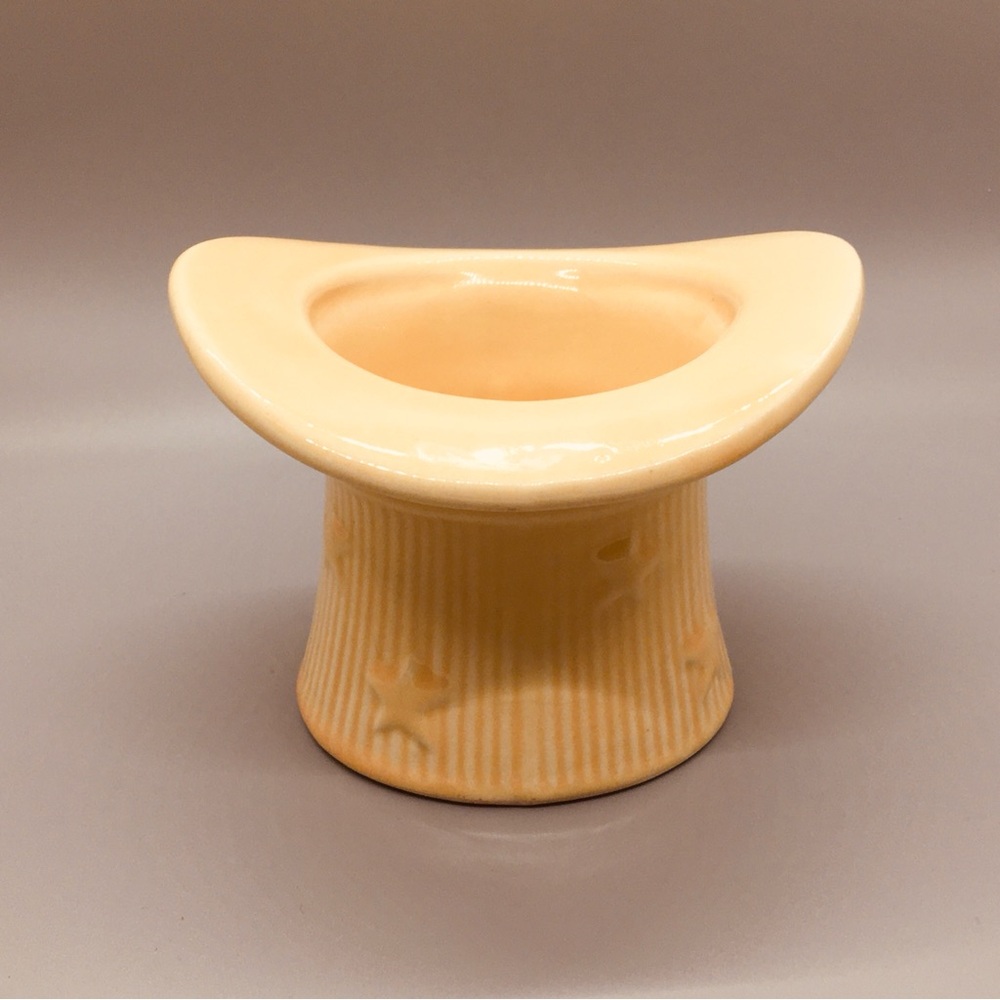 Shawnee Top Hat Ceramic Planter with stars in butter yellow Vintage